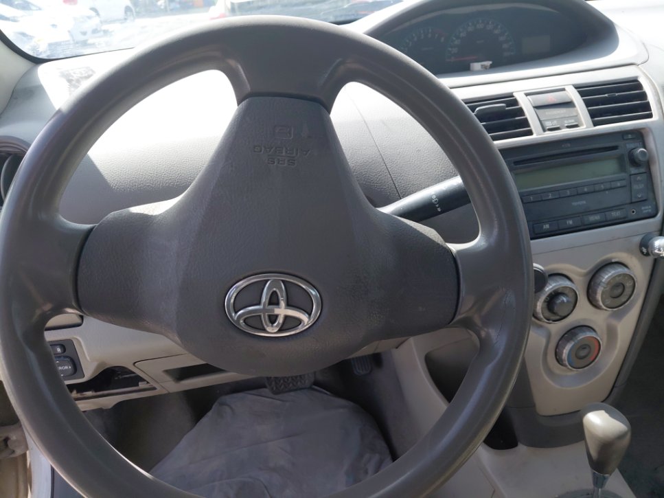 تويوتا يارس  2012 image