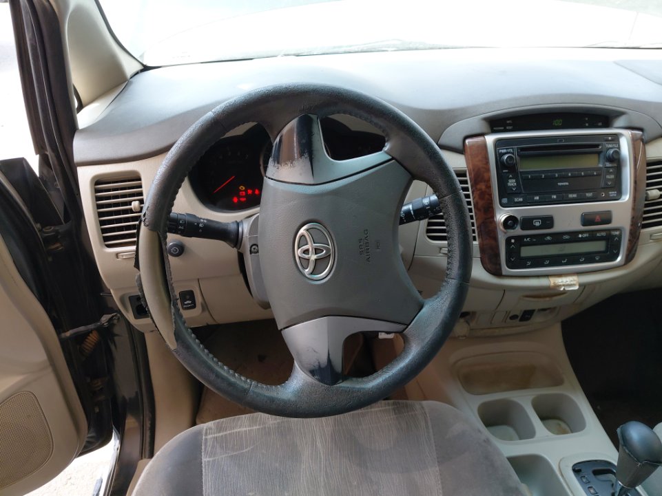 تويوتا انوفا  2012 image