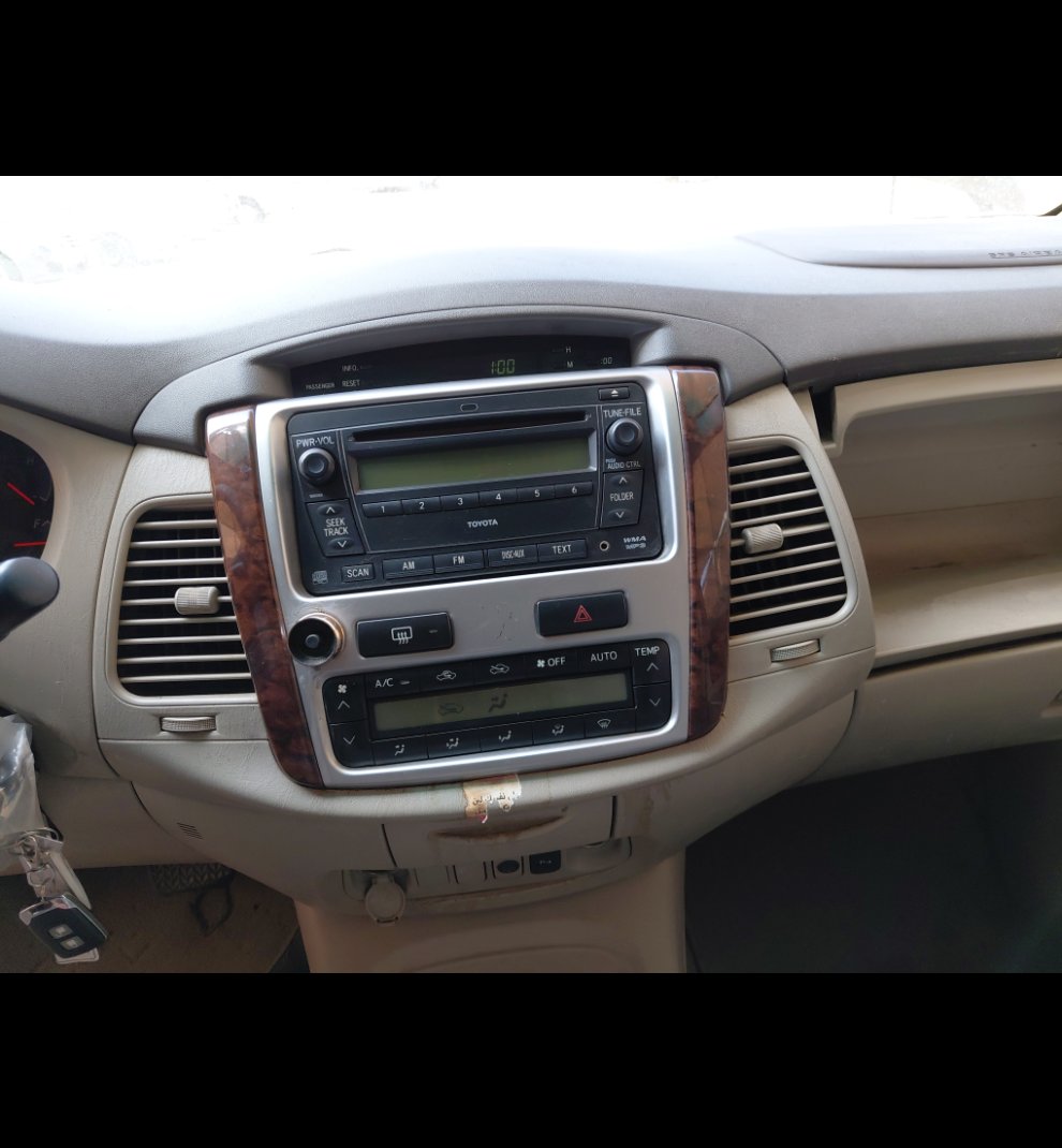 تويوتا انوفا  2012 image