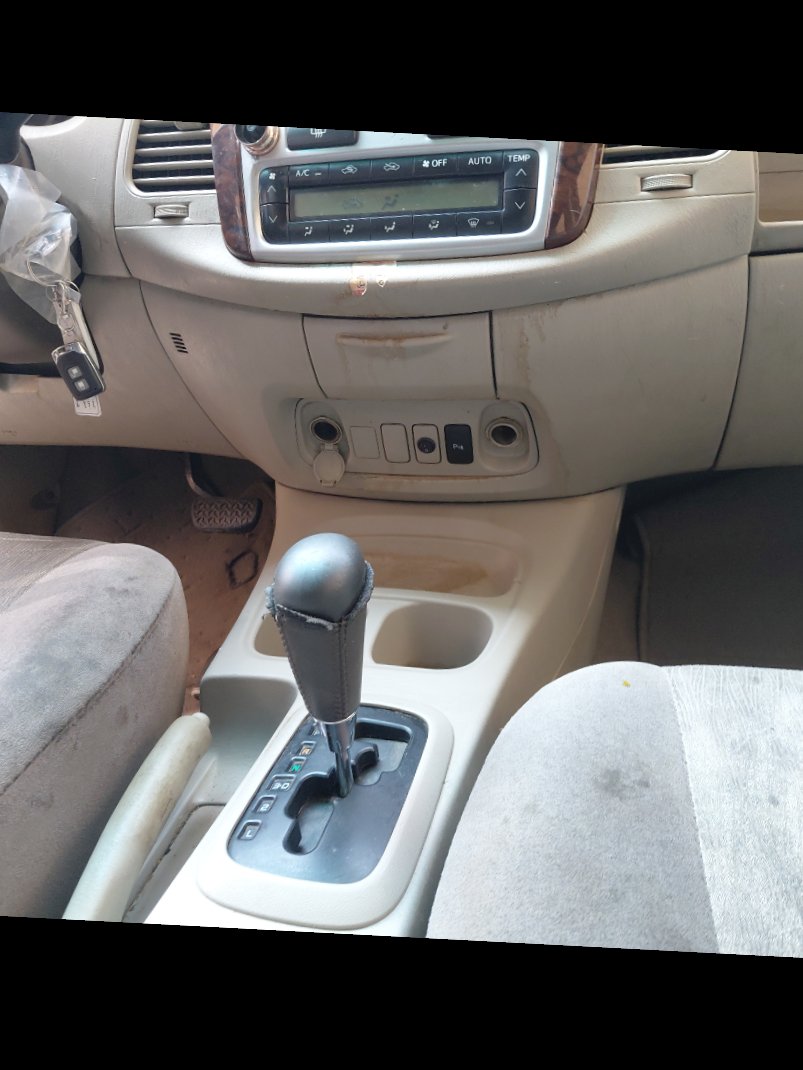 تويوتا انوفا  2012 image