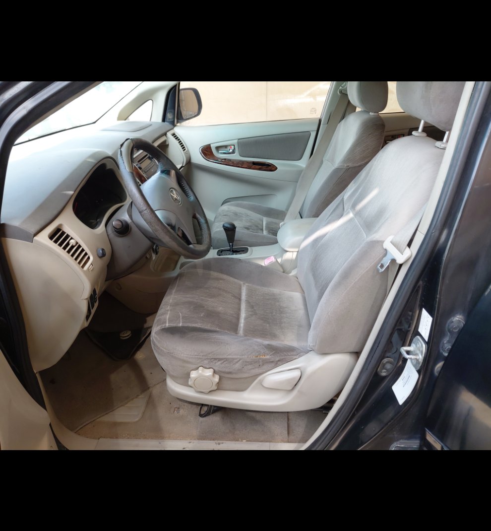 تويوتا انوفا  2012 image