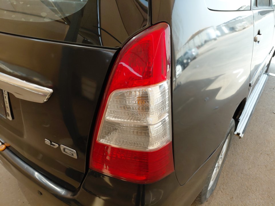 تويوتا انوفا  2012 image