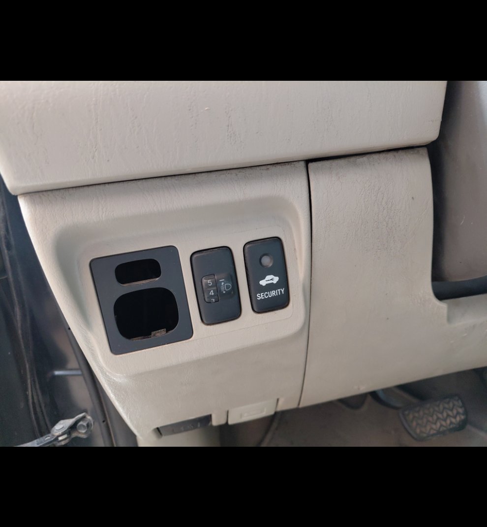 تويوتا انوفا  2012 image