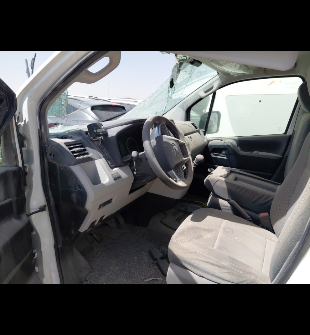 Toyota Hiace Bus  2025 image