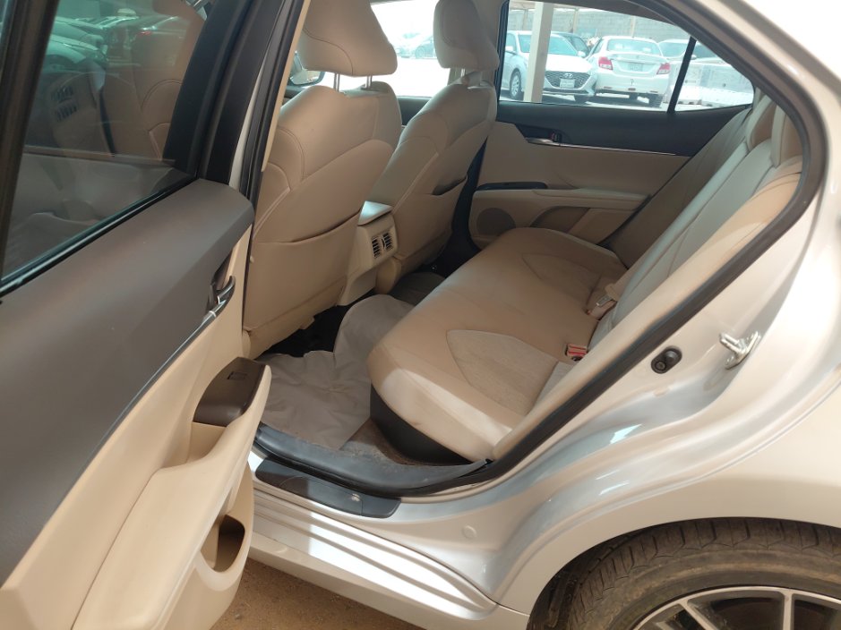 تويوتا كامري GLE HEV  2022 image