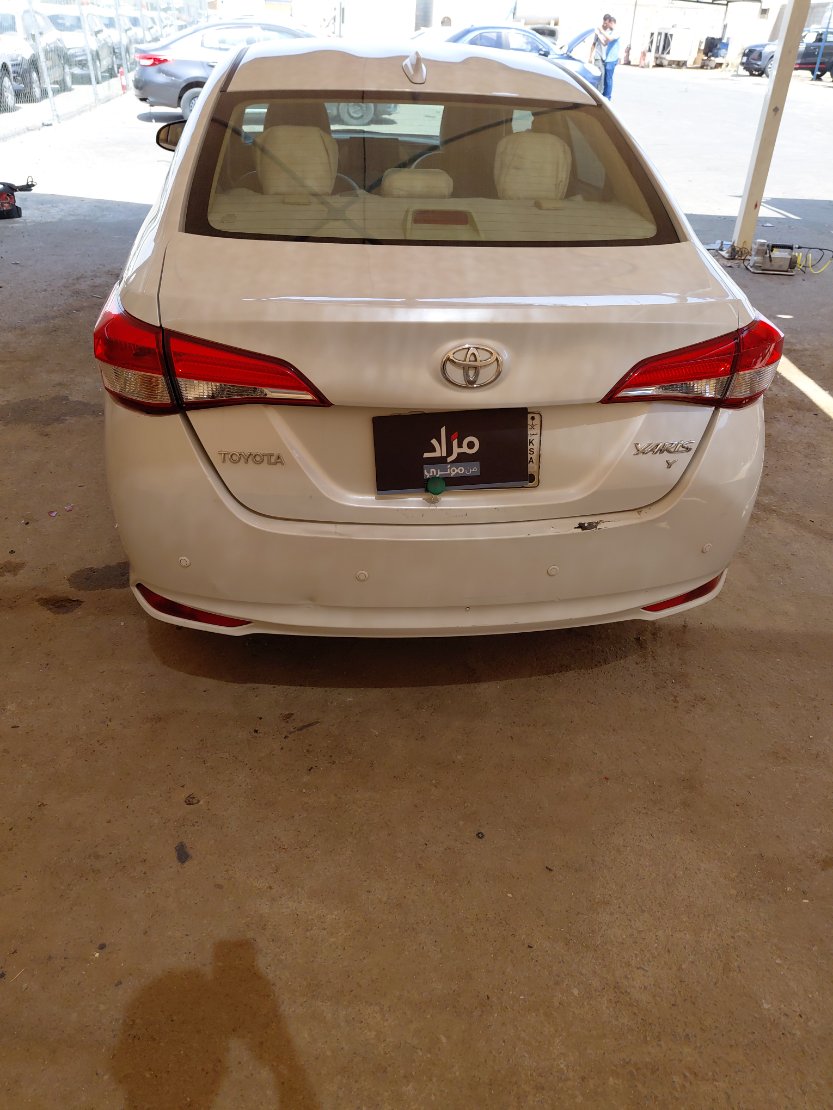 تويوتا يارس Y FLT 2022 image