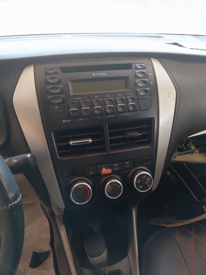 تويوتا يارس Y FLT 2020 image