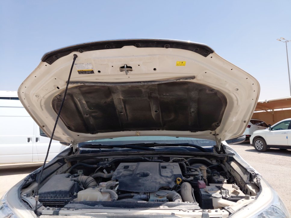 Toyota Hilux 4X4 - 2024 image