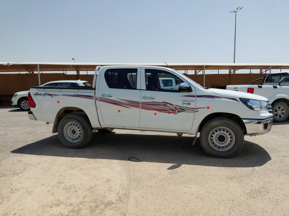 Toyota Hilux 4X4 - 2024 image