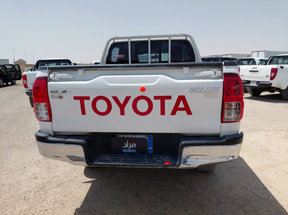 Toyota Hilux 4X4 - 2024 image