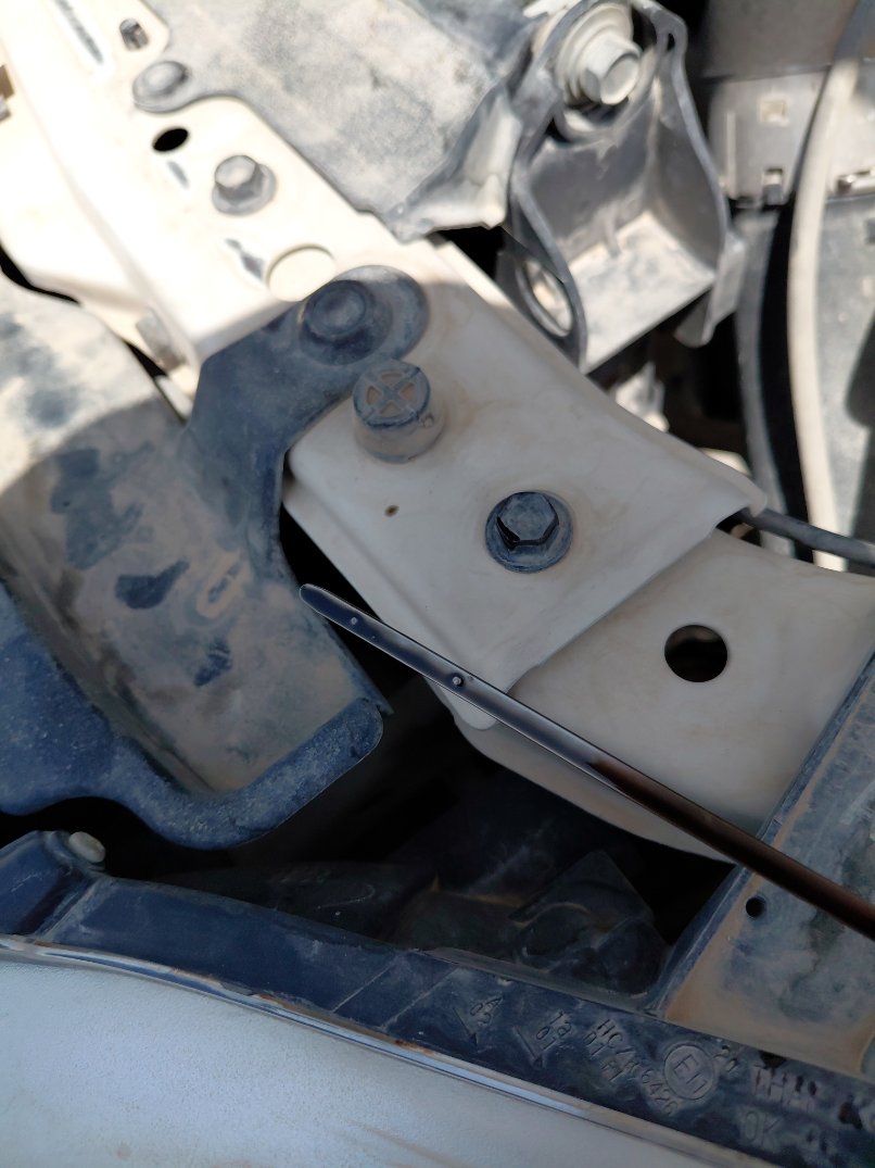 Toyota Hilux 4X4 - 2024 image