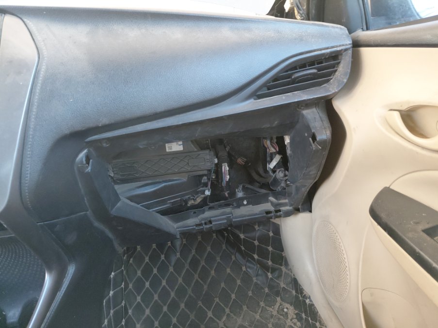 Toyota Yaris Y PLUS 2021 image