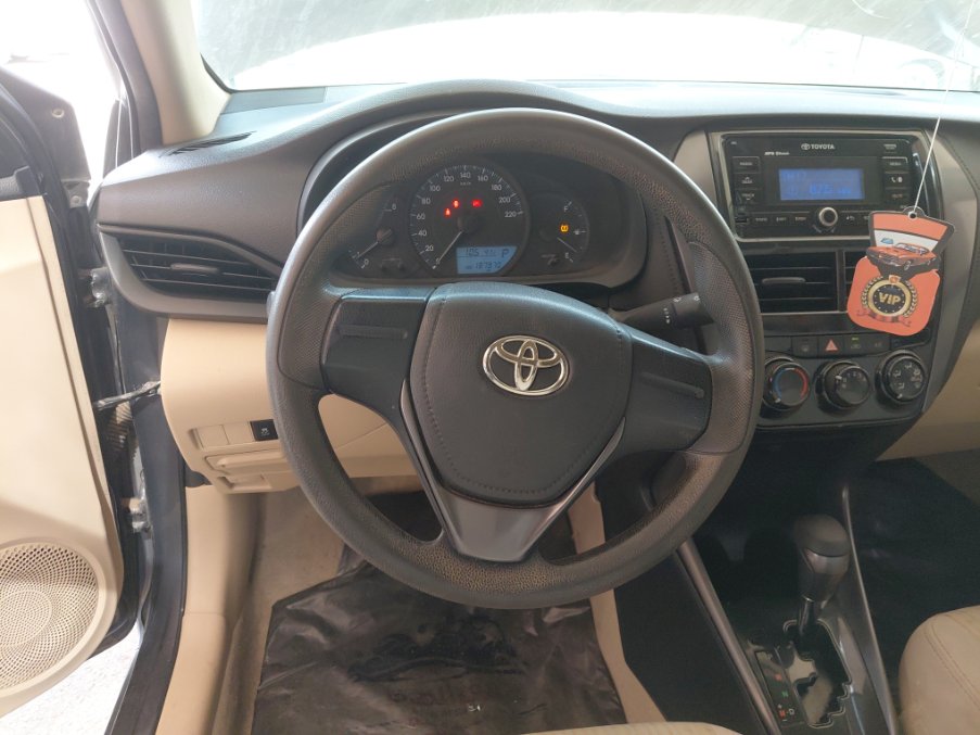 Toyota Yaris Y FLT 2021 image