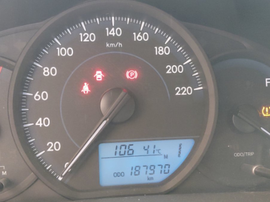 Toyota Yaris Y FLT 2021 image
