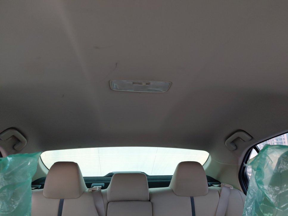Toyota Camry LE HEV 2024 image