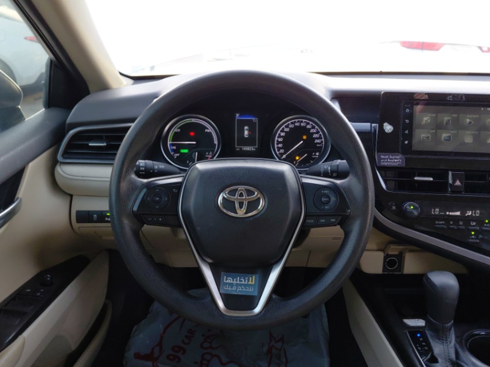 Toyota Camry LE HEV 2024 image