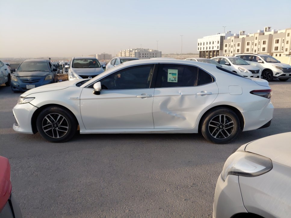 Toyota Camry LE HEV 2024 image