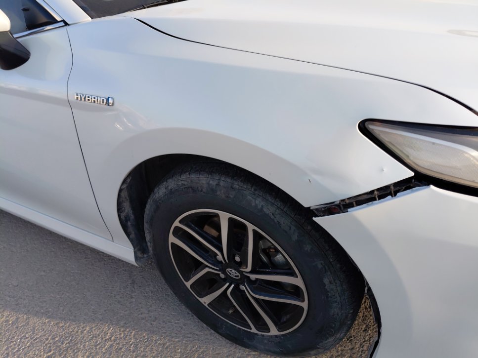 Toyota Camry LE HEV 2024 image