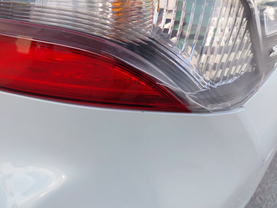 Toyota Camry LE HEV 2024 image