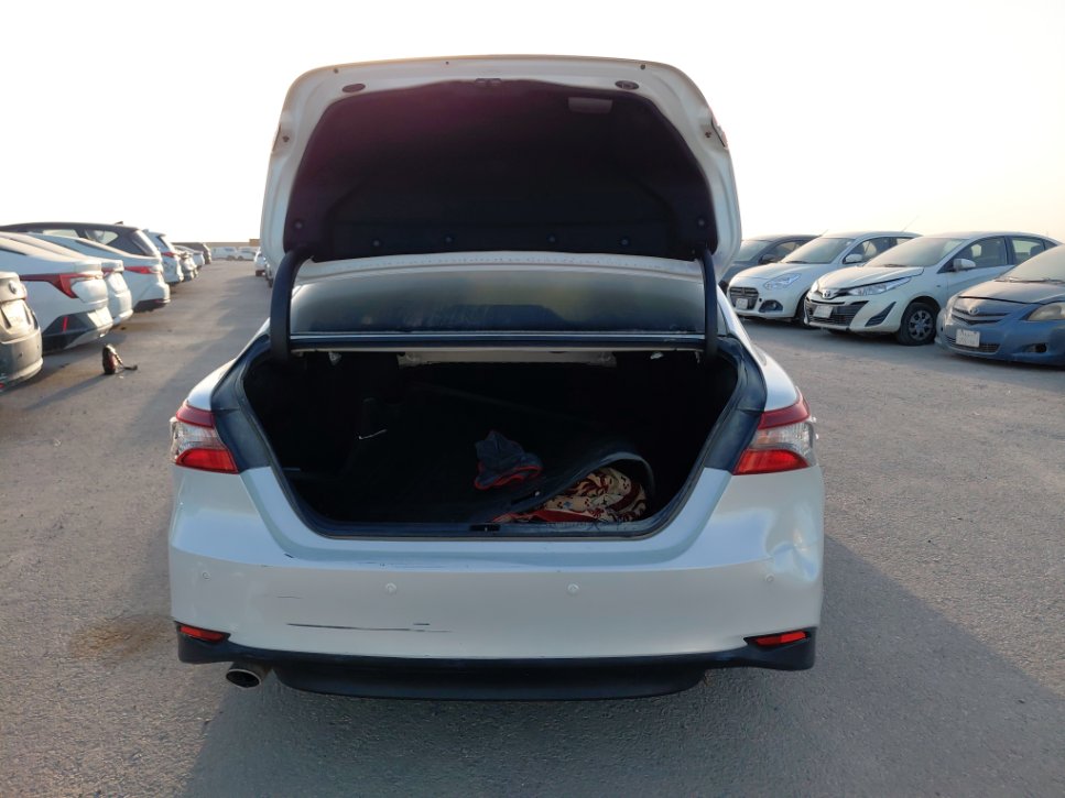 Toyota Camry LE HEV 2024 image