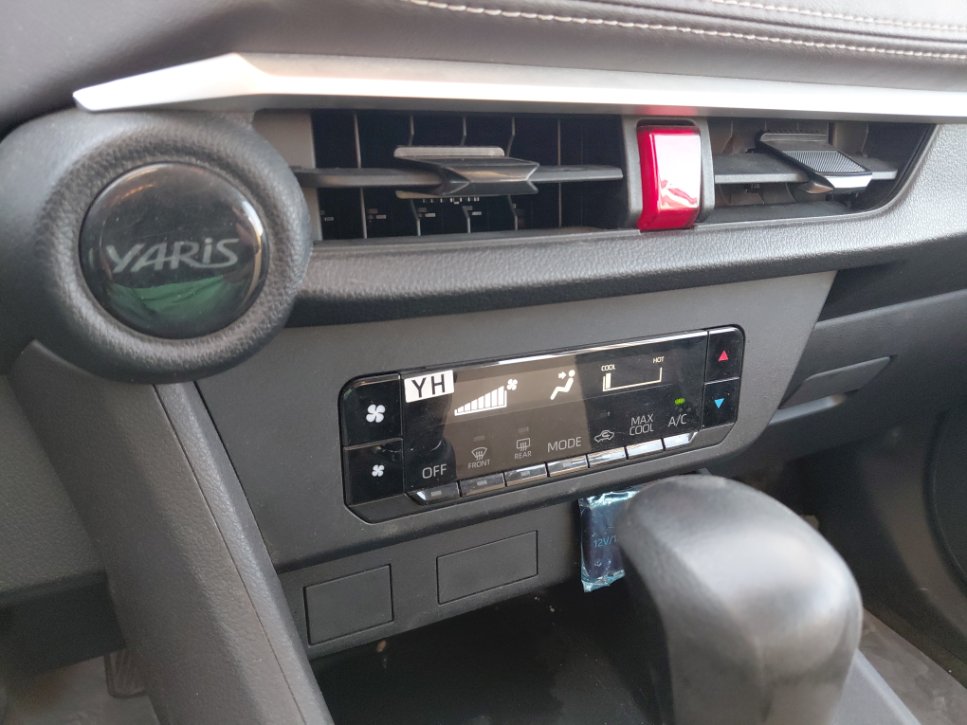 Toyota Yaris Y 2024 image
