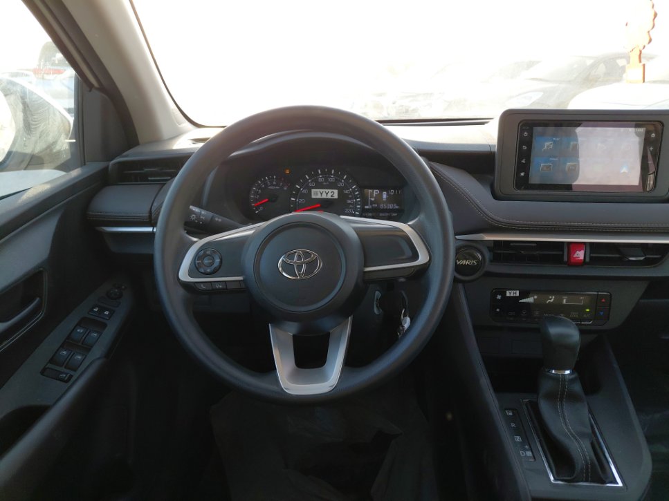 Toyota Yaris Y 2024 image