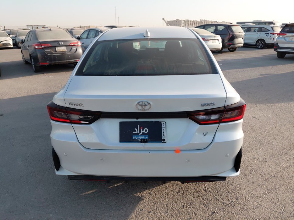 Toyota Yaris Y 2024 image
