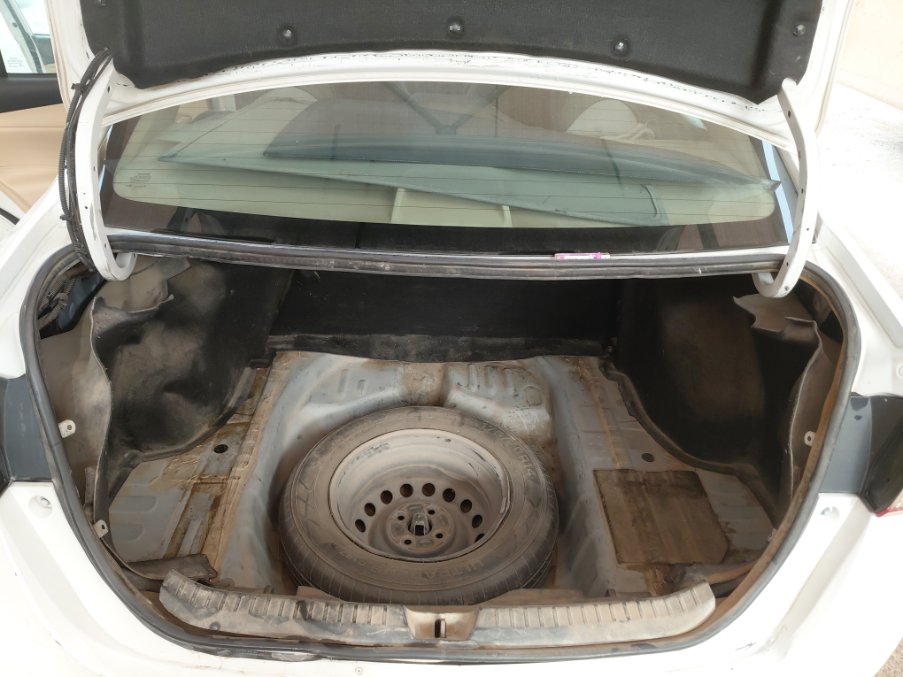 Toyota Yaris Y FLT 2021 image