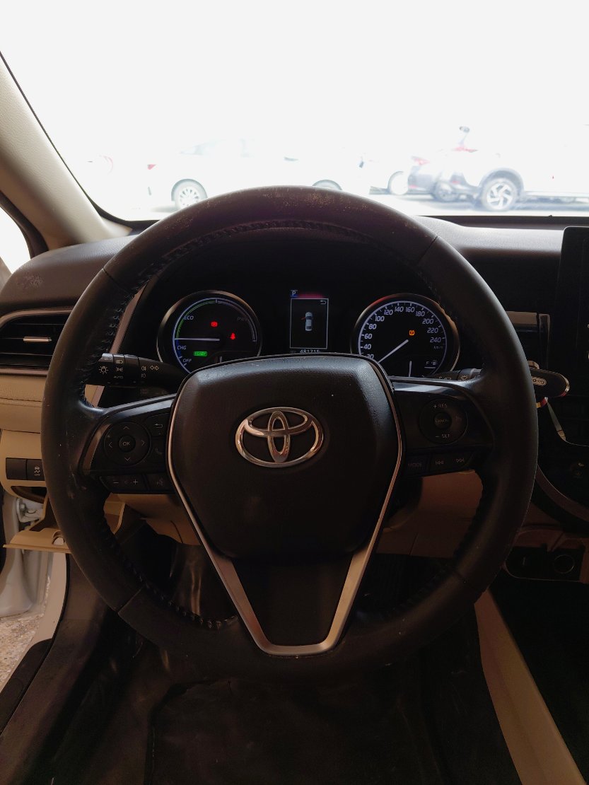Toyota Camry GLE HEV 2024 image