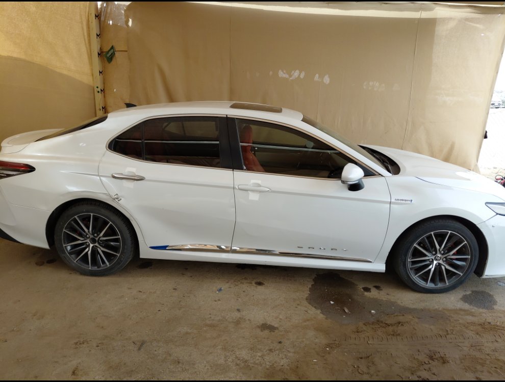 Toyota Camry GLE HEV 2024 image