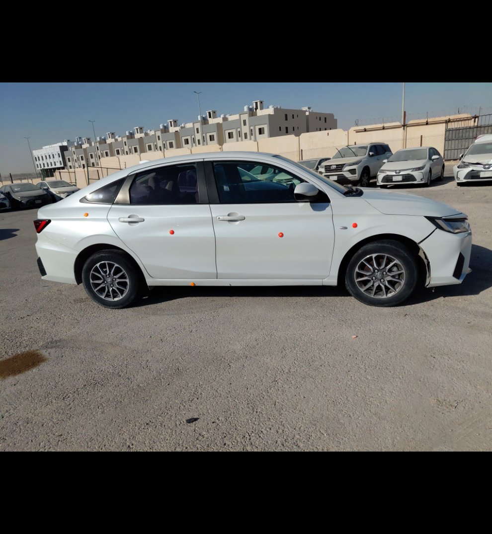 تويوتا يارس Y 2023 image