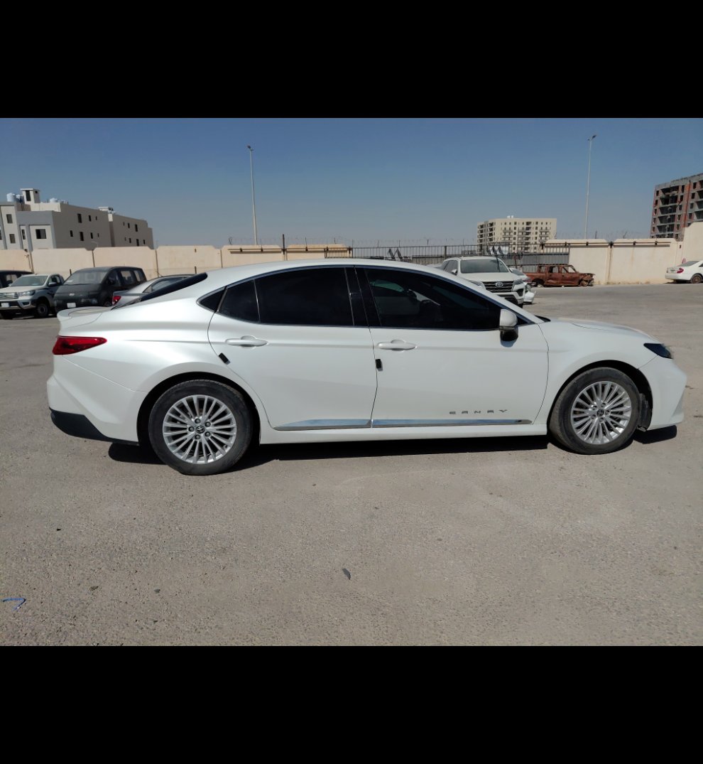 تويوتا كامري LE 2025 image