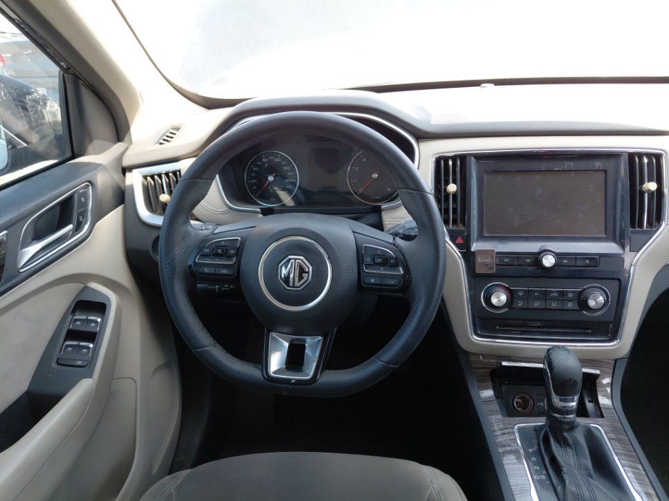 إم جي RX5 عادي رياضية 2020 image