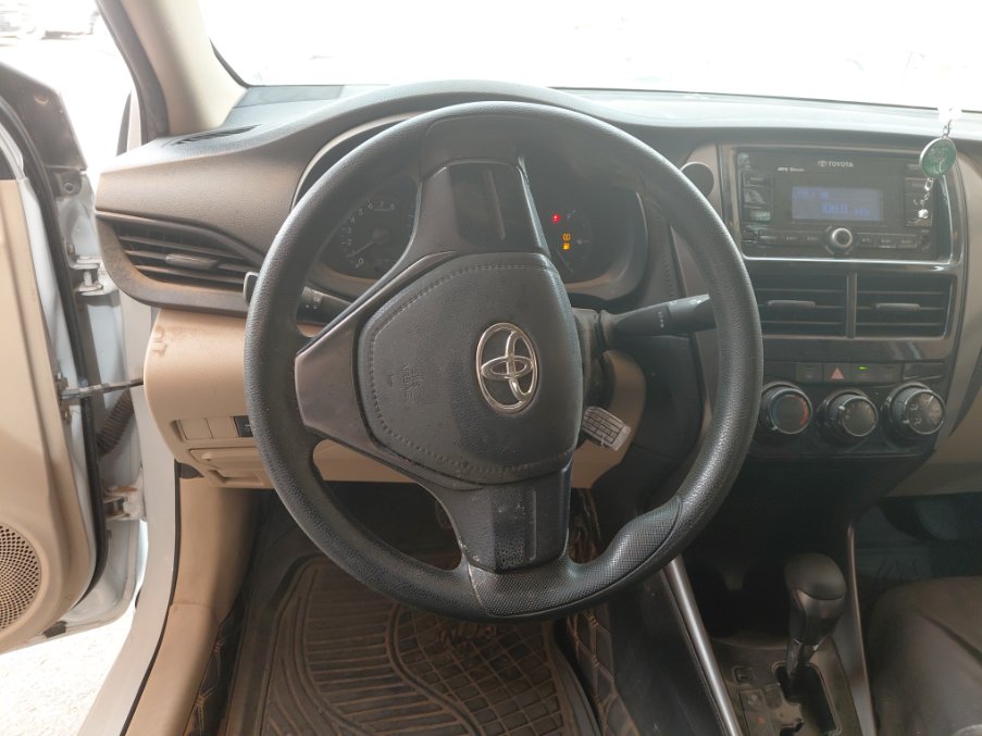 Toyota Yaris Y FLT 2021 image