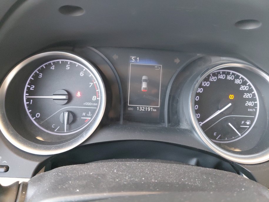 Toyota Camry GLE 2021 image
