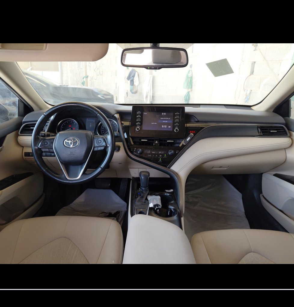 Toyota Camry GLE 2021 image