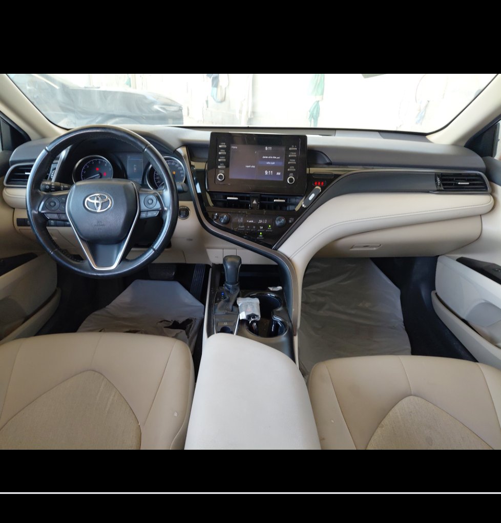 Toyota Camry GLE 2021 image