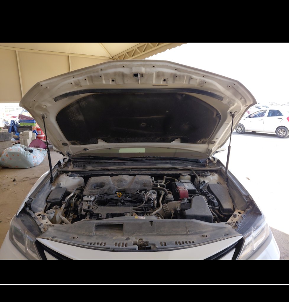 Toyota Camry GLE 2021 image