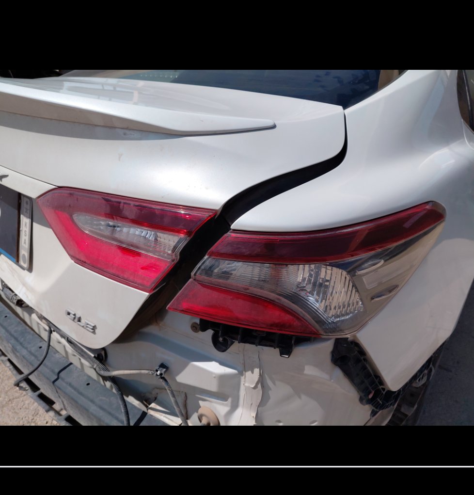 Toyota Camry GLE 2021 image