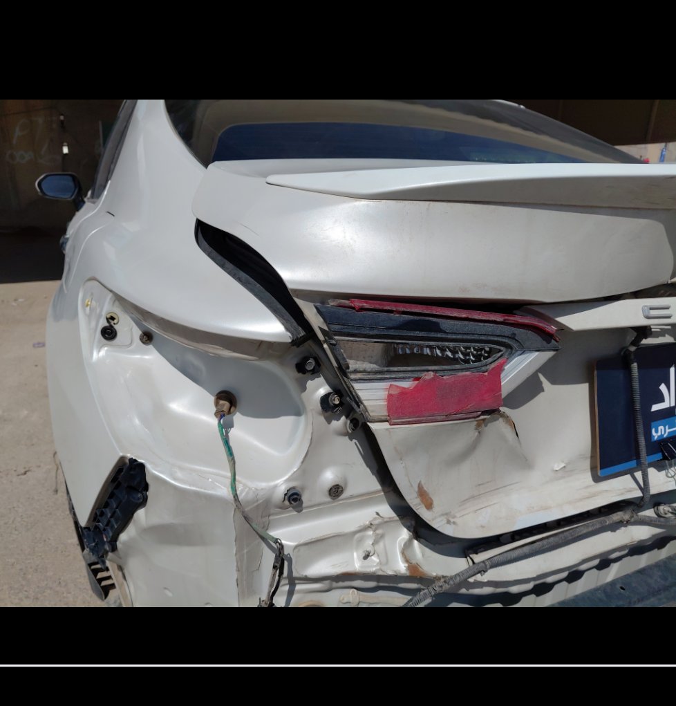 Toyota Camry GLE 2021 image