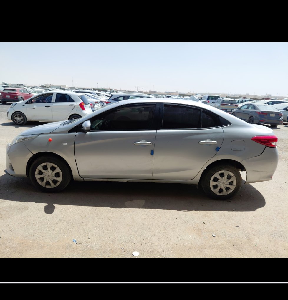 تويوتا يارس Y FLT 2022 image
