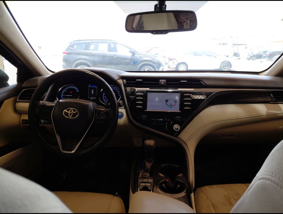تويوتا كامري GLE HEV  2020 image