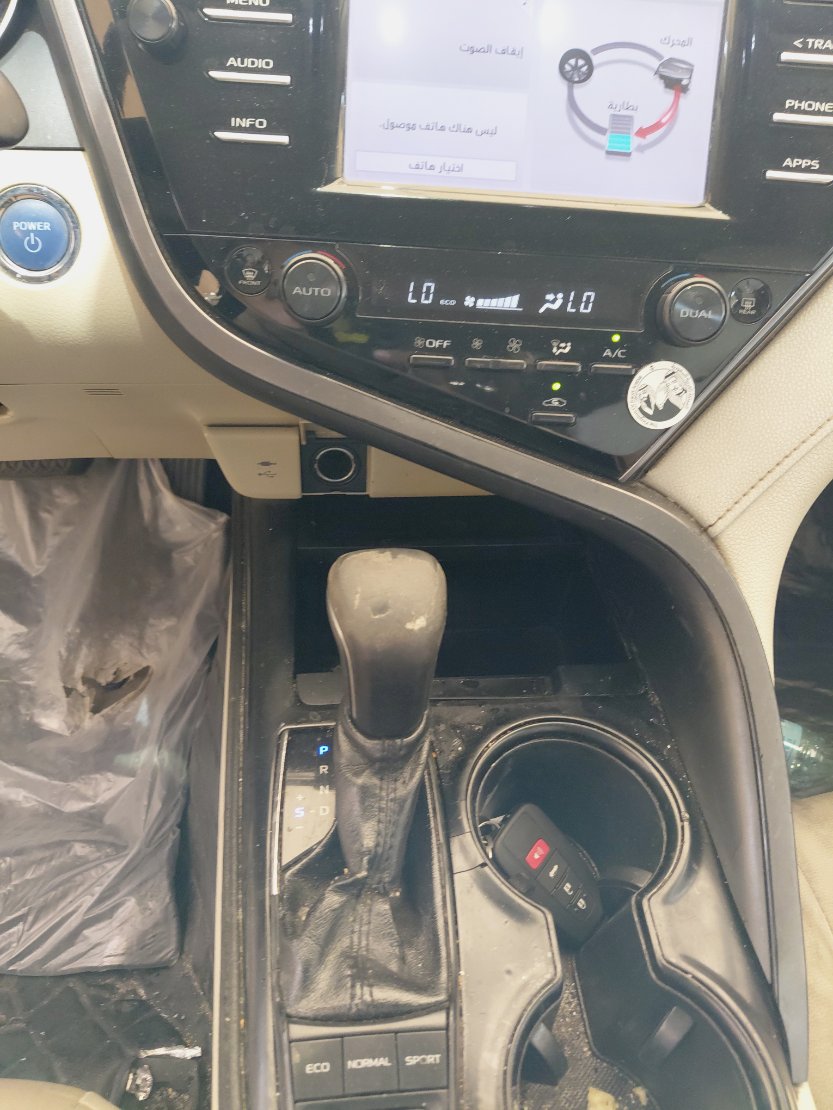 تويوتا كامري GLE HEV  2020 image