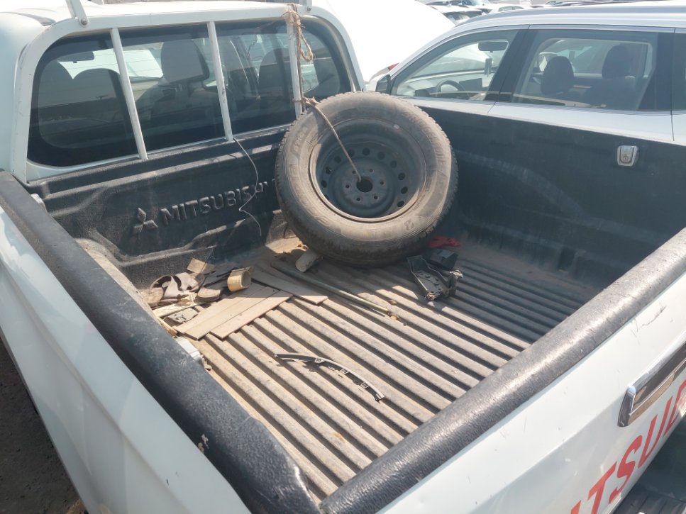 ميتسوبيشي L200 4X4- 2023 image