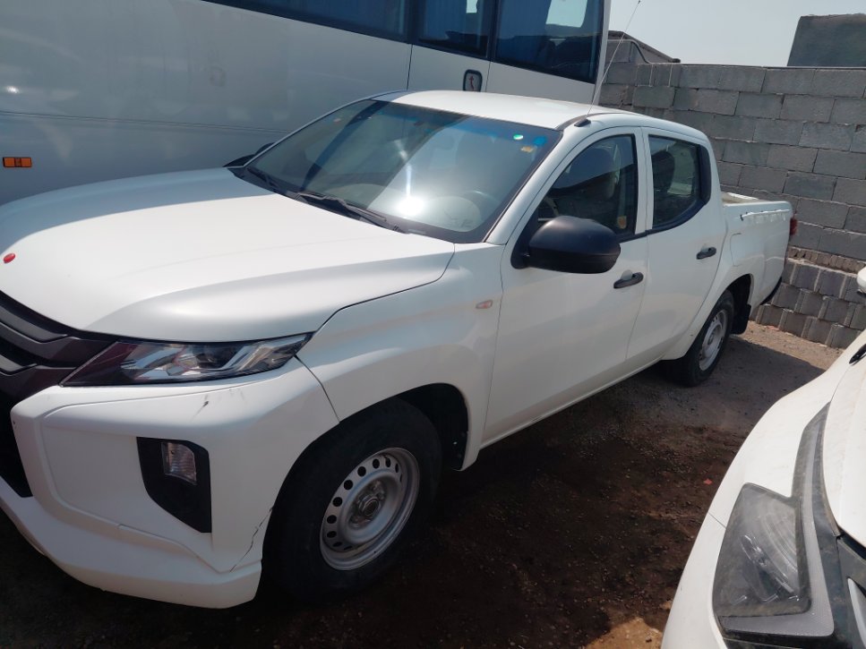 ميتسوبيشي L200  2022 image