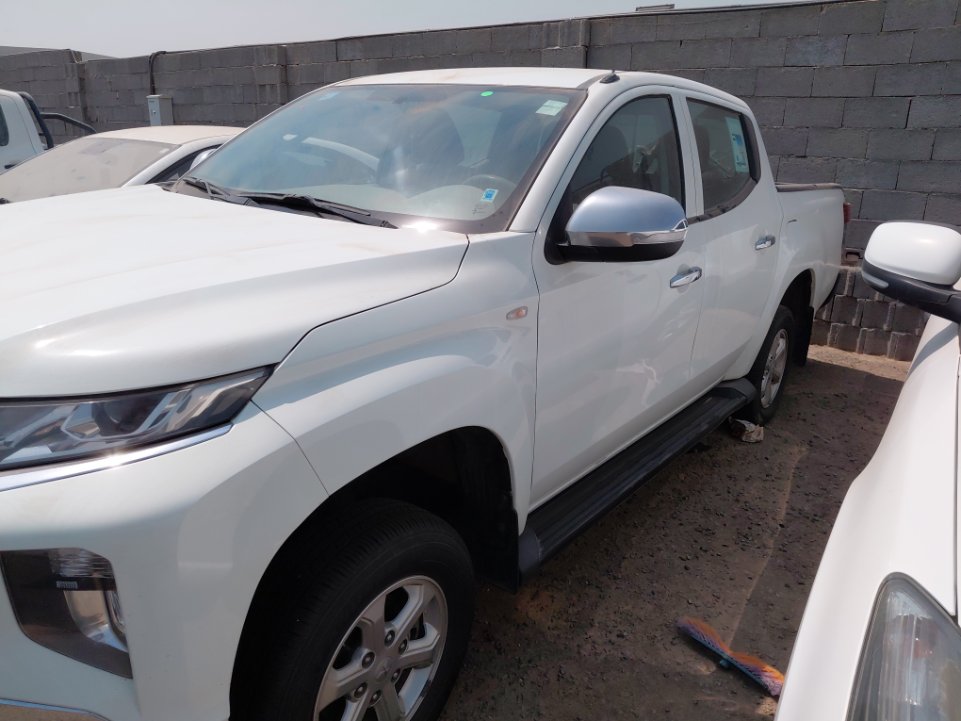 ميتسوبيشي L200 4X4- 2023 image