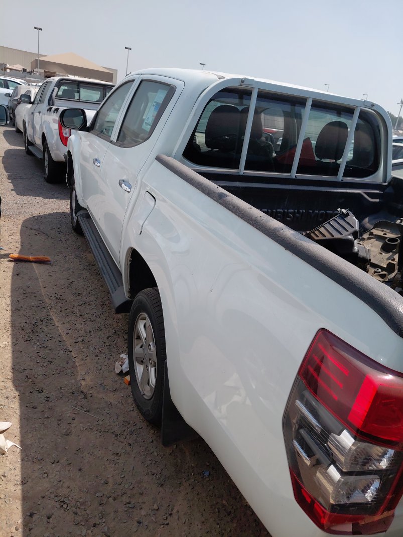 ميتسوبيشي L200 4X4- 2023 image