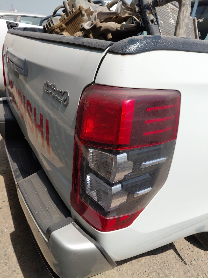 ميتسوبيشي L200 4X4- 2023 image