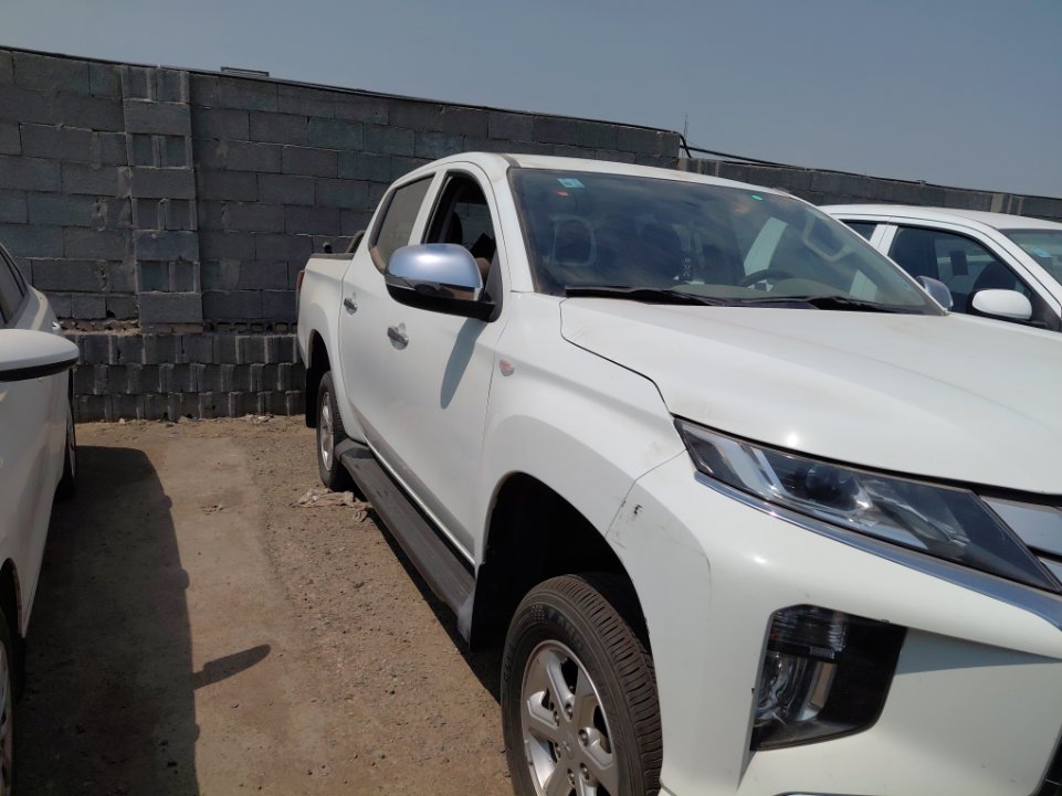 ميتسوبيشي L200 4X4- 2023 image