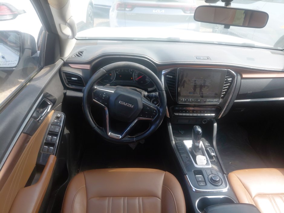 ايسوزو MU-X  4WD 2023 image
